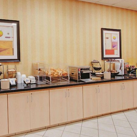ラ キンタ イン&スイーツ バイ ウィンダム フェアフィールド Nj エクステリア 写真